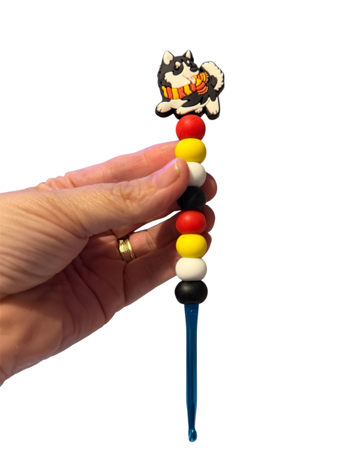 5mm hook - black and white dog